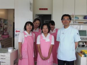 豊田市の丸子歯科　職場体験学習/酸性の食べ物で軟化